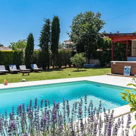 Petar By Interhome Holiday home Tar-Vabriga