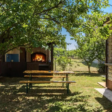 Petar By Interhome Holiday home Tar-Vabriga
